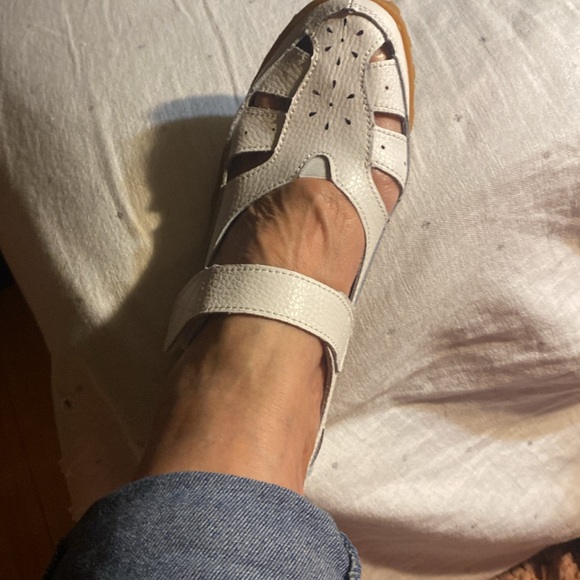 Nanccy comfort shoes 71/2 womens nwot white - Picture 3 of 7